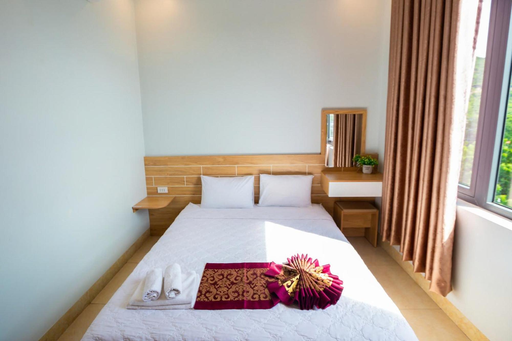 Chau Gia Hotel Vĩnh Hy Buitenkant foto