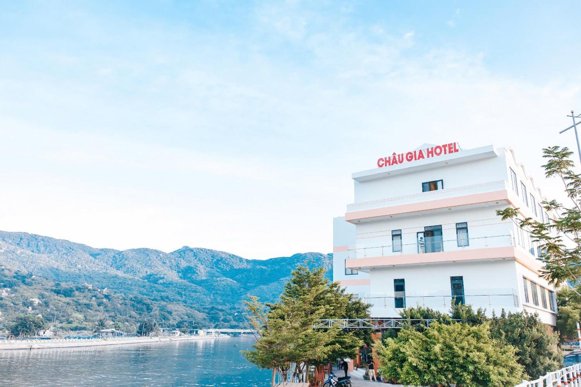 Chau Gia Hotel Vĩnh Hy Buitenkant foto