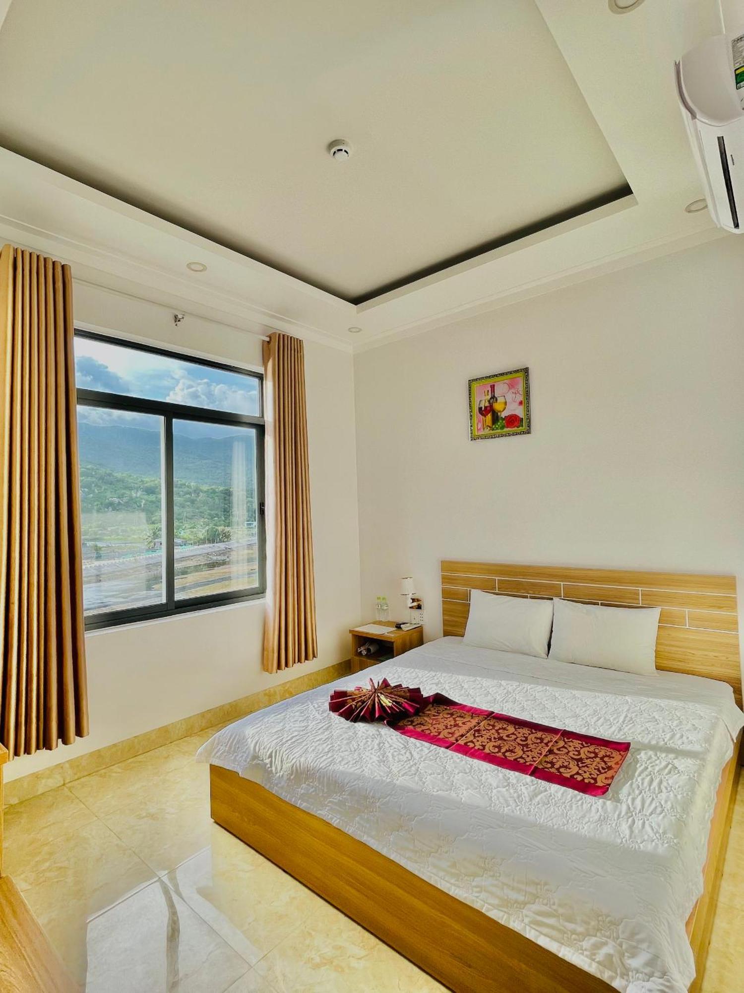 Chau Gia Hotel Vĩnh Hy Buitenkant foto